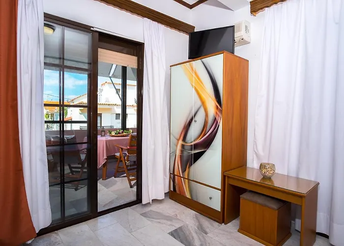 Kostas * Skála Marión